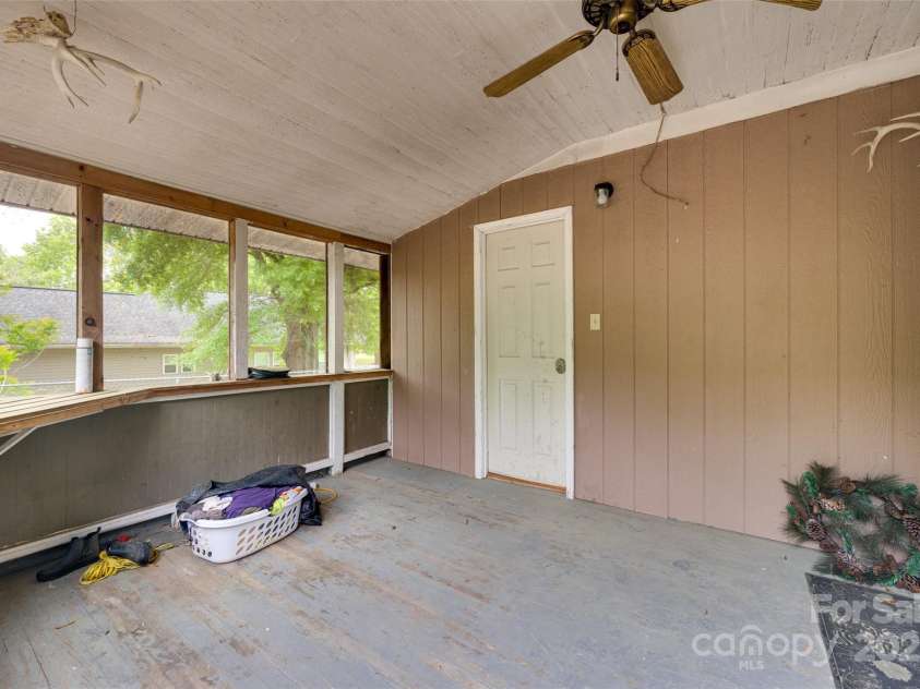 302 Charlotte Street, York, SC 29745.  MLS# CAR4250381, YatesRealty ID 7511. 