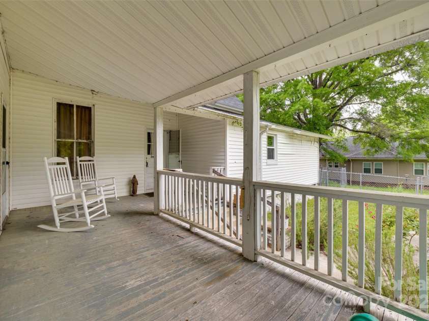 302 Charlotte Street, York, SC 29745.  MLS# CAR4250381, YatesRealty ID 7511. 