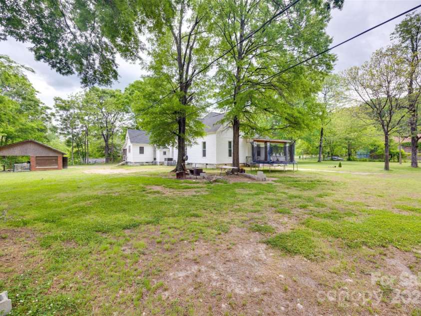 302 Charlotte Street, York, SC 29745.  MLS# CAR4250381, YatesRealty ID 7511. 