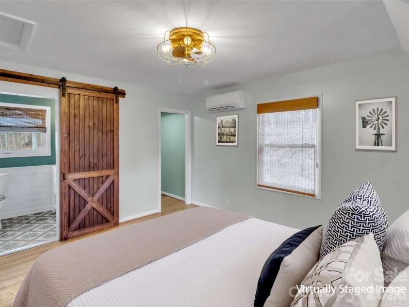 109 Paradise Circle, Clyde, NC 28721.  MLS# CAR4352069, YatesRealty ID 7513. 2nd Ensuite on Upper Level