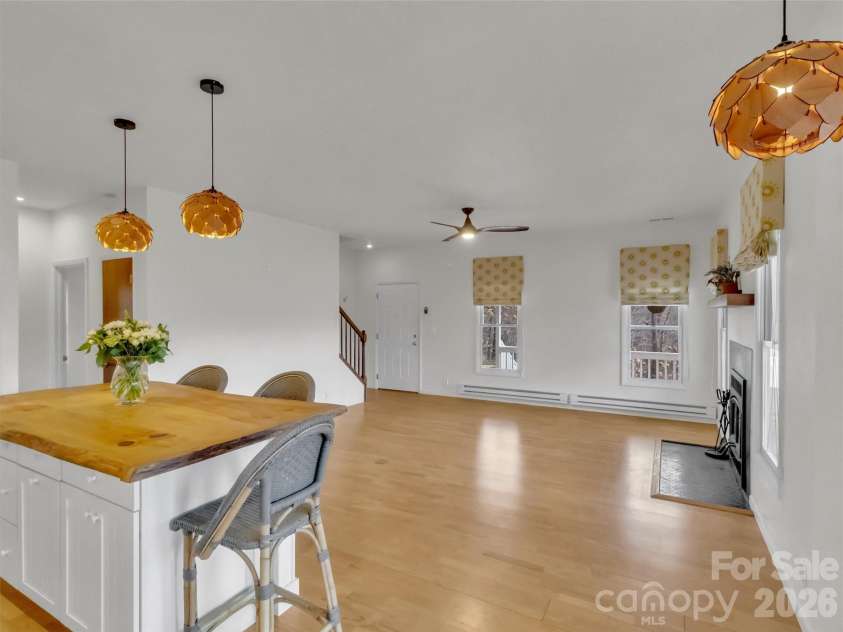 109 Paradise Circle, Clyde, NC 28721.  MLS# CAR4352069, YatesRealty ID 7513. 