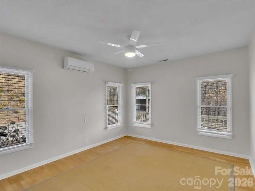 109 Paradise Circle, Clyde, NC 28721.  MLS# CAR4352069, YatesRealty ID 7513. 