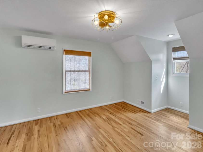 109 Paradise Circle, Clyde, NC 28721.  MLS# CAR4352069, YatesRealty ID 7513. 