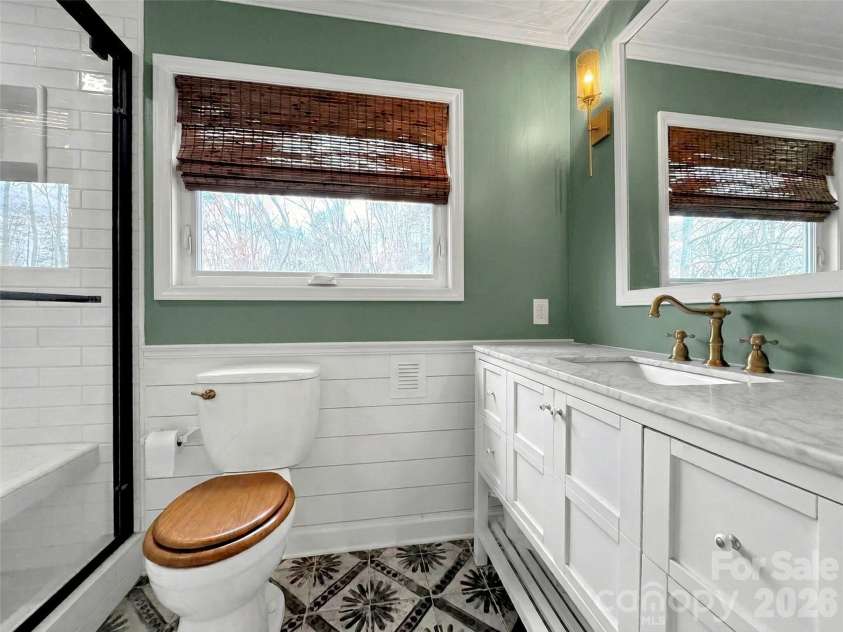109 Paradise Circle, Clyde, NC 28721.  MLS# CAR4352069, YatesRealty ID 7513. 