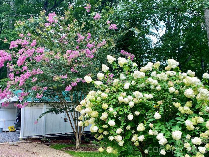 109 Paradise Circle, Clyde, NC 28721.  MLS# CAR4352069, YatesRealty ID 7513. 