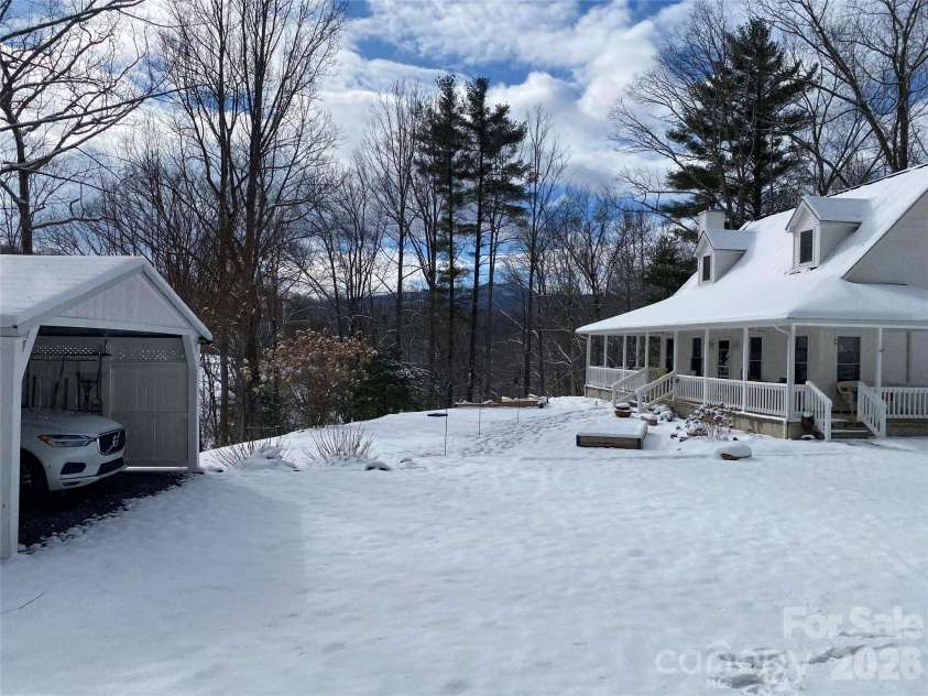 109 Paradise Circle, Clyde, NC 28721.  MLS# CAR4352069, YatesRealty ID 7513. 