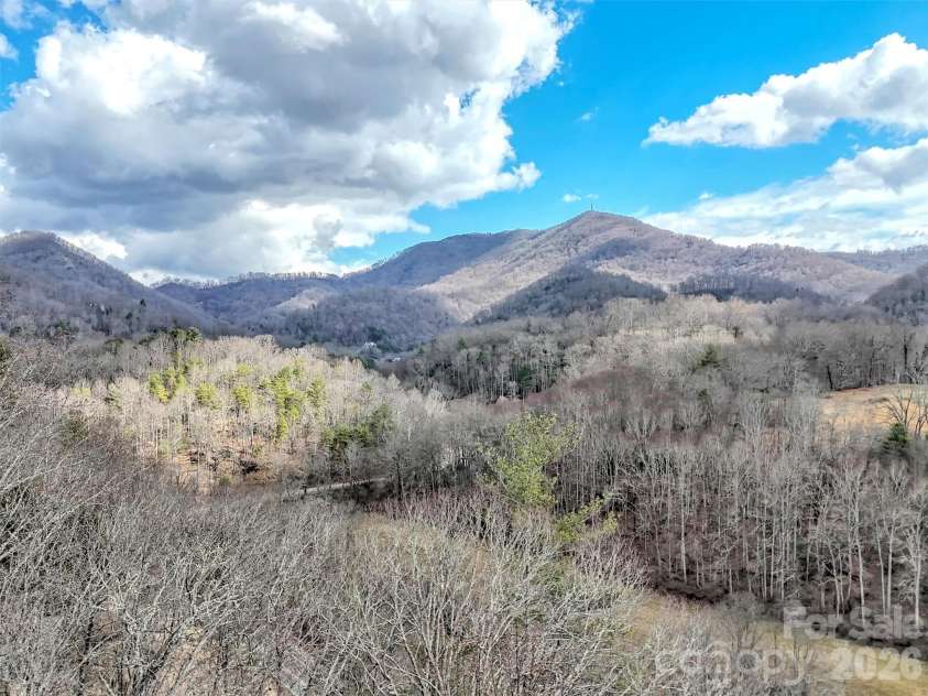 109 Paradise Circle, Clyde, NC 28721.  MLS# CAR4352069, YatesRealty ID 7513. 