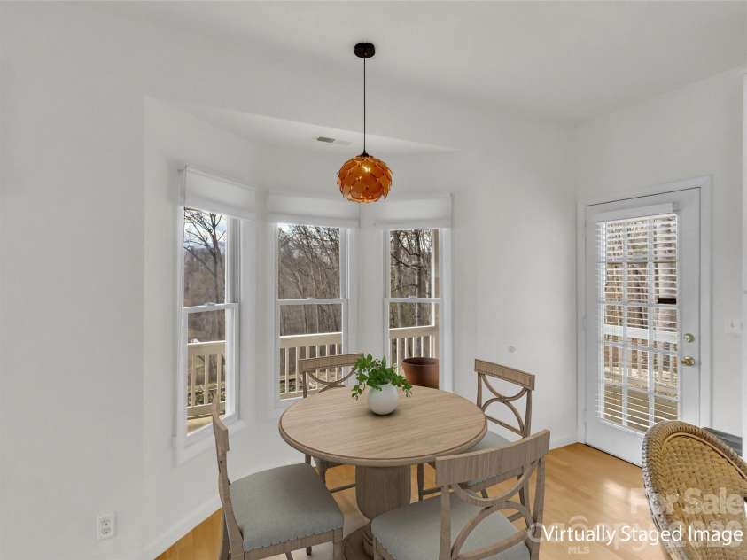109 Paradise Circle, Clyde, NC 28721.  MLS# CAR4352069, YatesRealty ID 7513. Dining Area