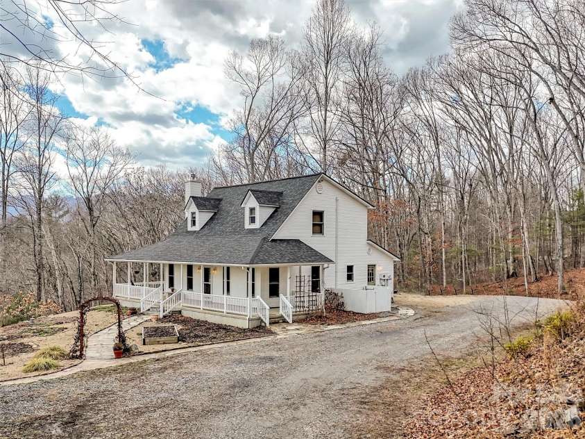 109 Paradise Circle, Clyde, NC 28721.  MLS# CAR4352069, YatesRealty ID 7513. Private Setting