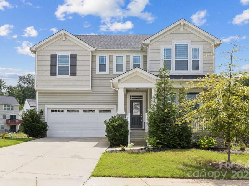 17121 Carolina Pine Row, Charlotte, NC 28278.  MLS# CAR4250719, YatesRealty ID 7514. 