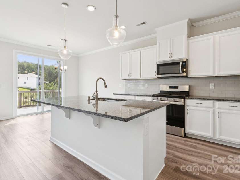 17121 Carolina Pine Row, Charlotte, NC 28278.  MLS# CAR4250719, YatesRealty ID 7514. 