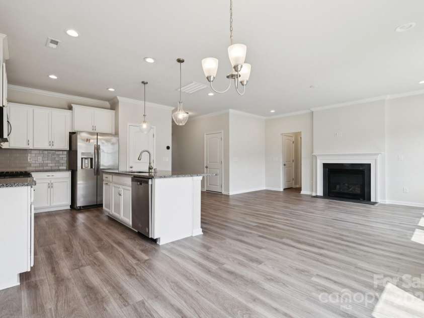 17121 Carolina Pine Row, Charlotte, NC 28278.  MLS# CAR4250719, YatesRealty ID 7514. 