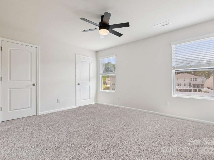 17121 Carolina Pine Row, Charlotte, NC 28278.  MLS# CAR4250719, YatesRealty ID 7514. 