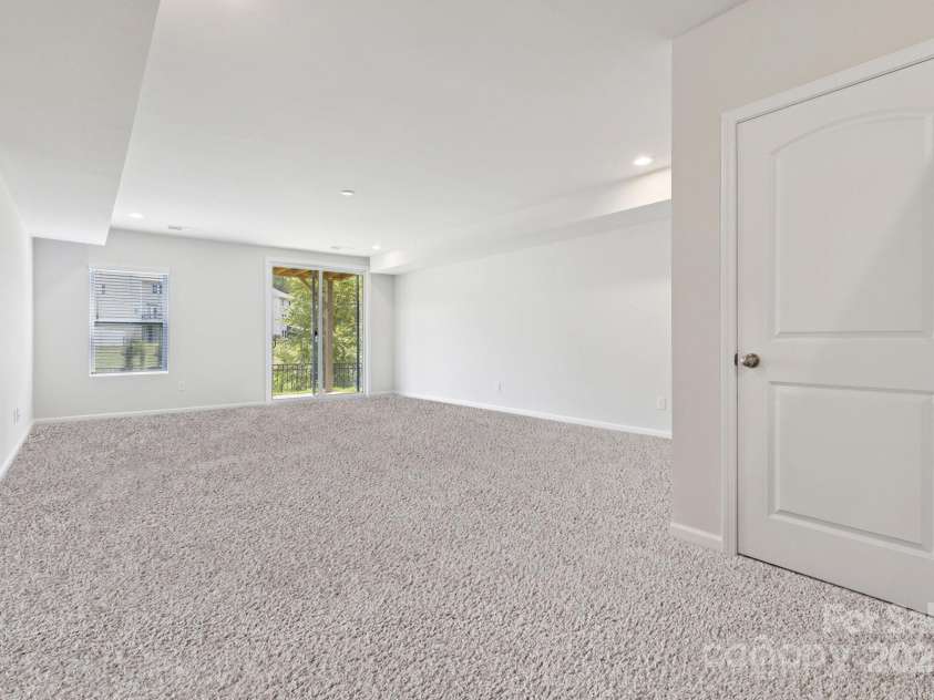 17121 Carolina Pine Row, Charlotte, NC 28278.  MLS# CAR4250719, YatesRealty ID 7514. 