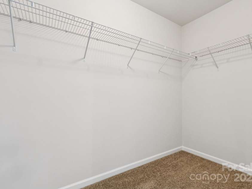 17121 Carolina Pine Row, Charlotte, NC 28278.  MLS# CAR4250719, YatesRealty ID 7514. 