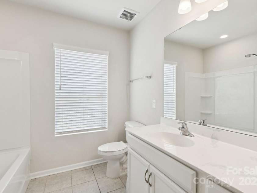 17121 Carolina Pine Row, Charlotte, NC 28278.  MLS# CAR4250719, YatesRealty ID 7514. 