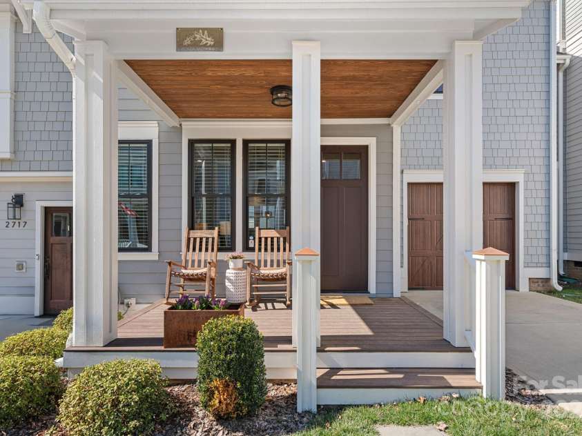 2721 Kilgo Way, Charlotte, NC 28205.  MLS# CAR4229066, YatesRealty ID 7515. Front Porch