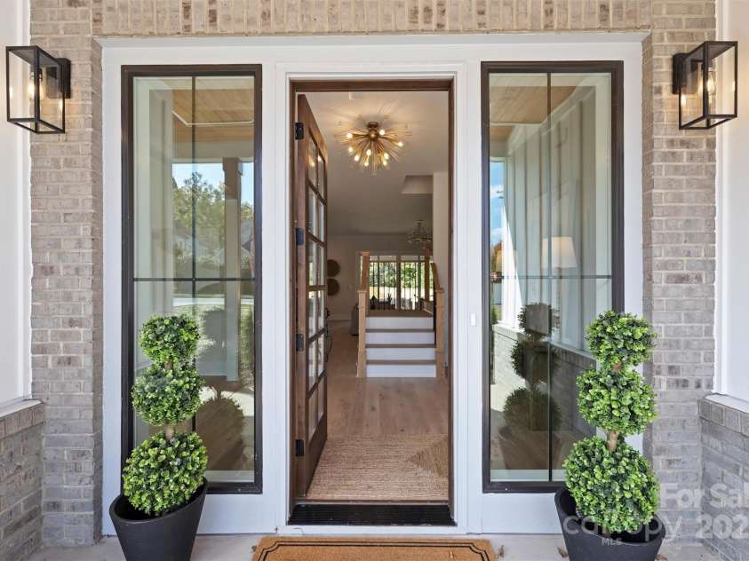 571 Lyttleton Drive, Charlotte, NC 28211.  MLS# CAR4193437, YatesRealty ID 7516. 