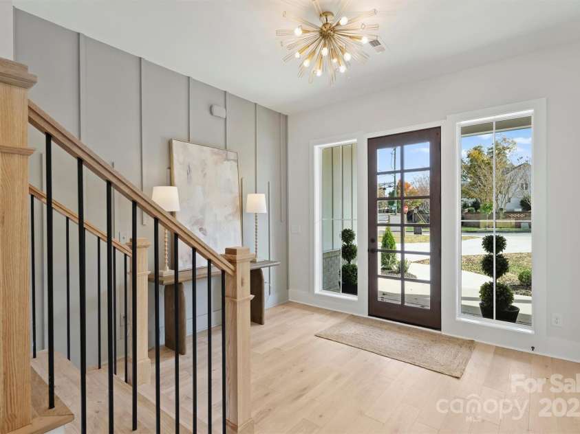 571 Lyttleton Drive, Charlotte, NC 28211.  MLS# CAR4193437, YatesRealty ID 7516. 