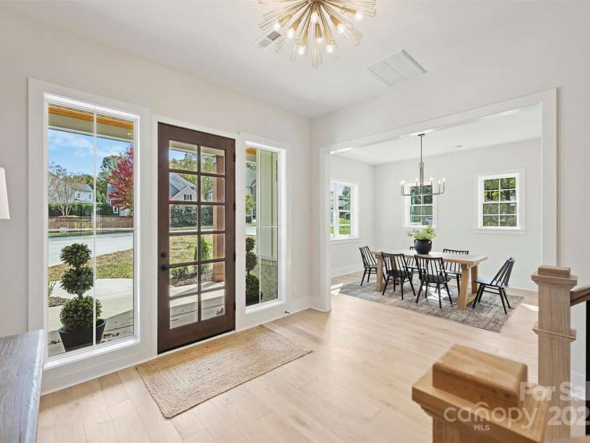 571 Lyttleton Drive, Charlotte, NC 28211.  MLS# CAR4193437, YatesRealty ID 7516. 