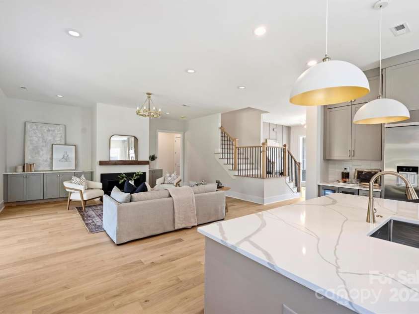 571 Lyttleton Drive, Charlotte, NC 28211.  MLS# CAR4193437, YatesRealty ID 7516. 