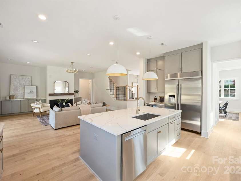 571 Lyttleton Drive, Charlotte, NC 28211.  MLS# CAR4193437, YatesRealty ID 7516. 