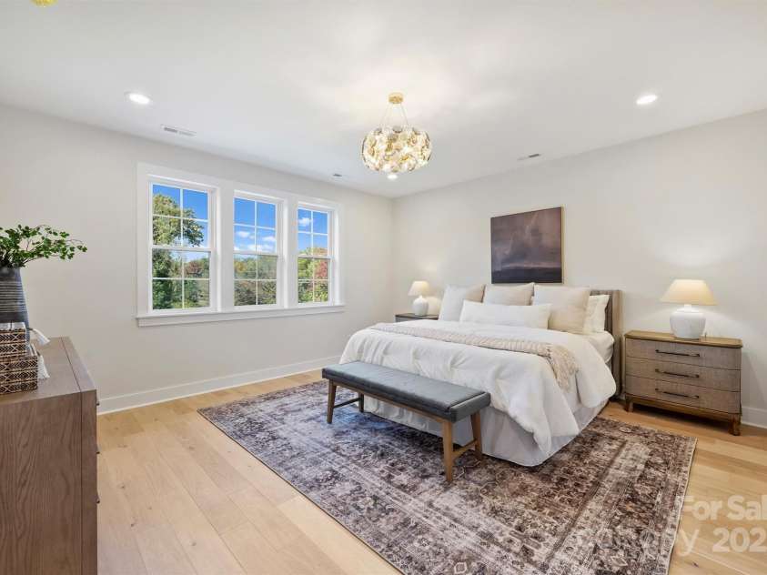 571 Lyttleton Drive, Charlotte, NC 28211.  MLS# CAR4193437, YatesRealty ID 7516. Primary Bedroom