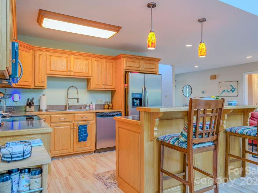 233 Lentz Landing Lane, Nebo, NC 28761.  MLS# CAR4244330, YatesRealty ID 7518. 