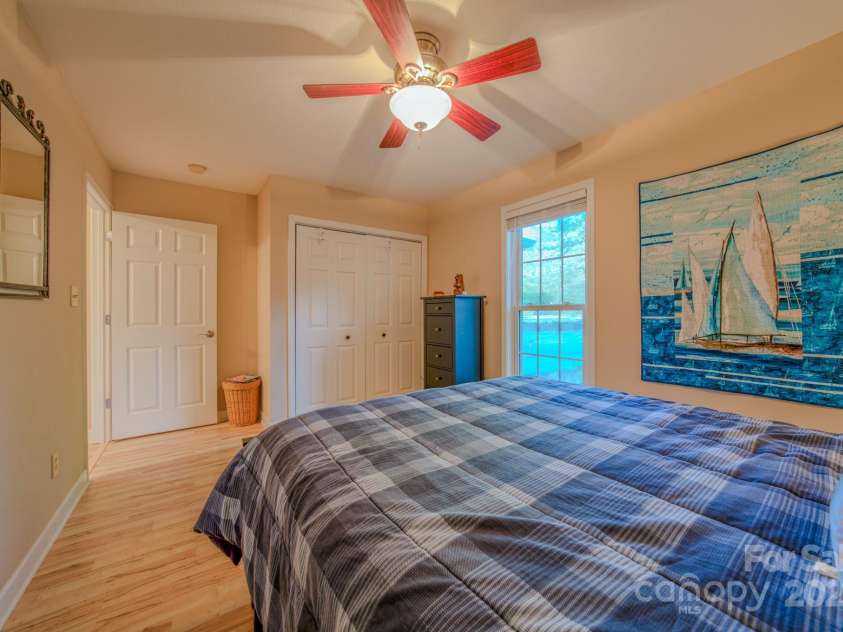 233 Lentz Landing Lane, Nebo, NC 28761.  MLS# CAR4244330, YatesRealty ID 7518. 