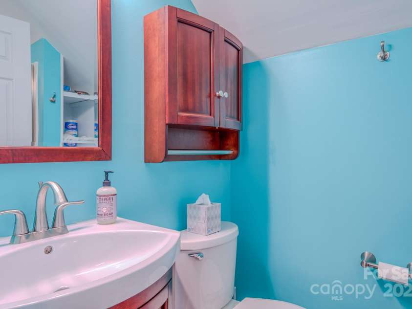 233 Lentz Landing Lane, Nebo, NC 28761.  MLS# CAR4244330, YatesRealty ID 7518. 