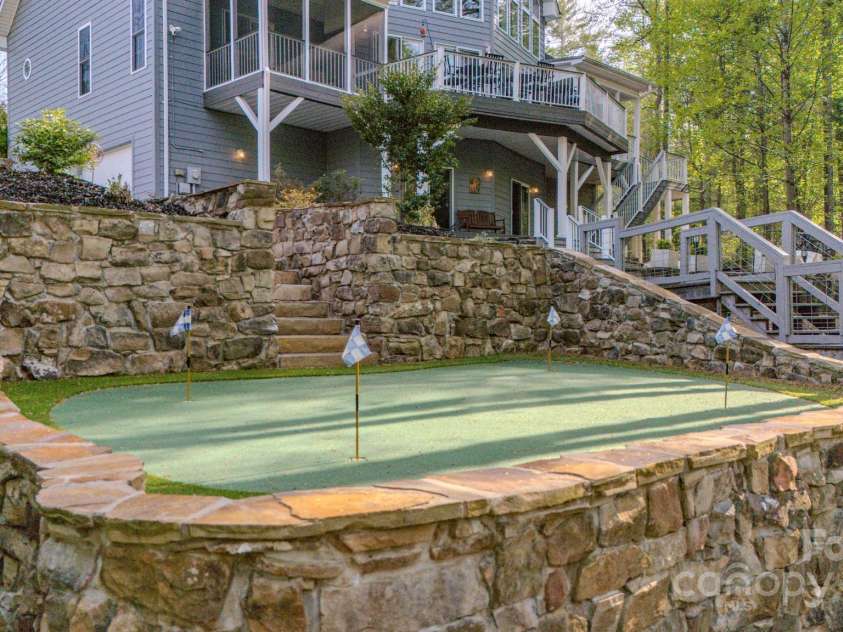 233 Lentz Landing Lane, Nebo, NC 28761.  MLS# CAR4244330, YatesRealty ID 7518. 