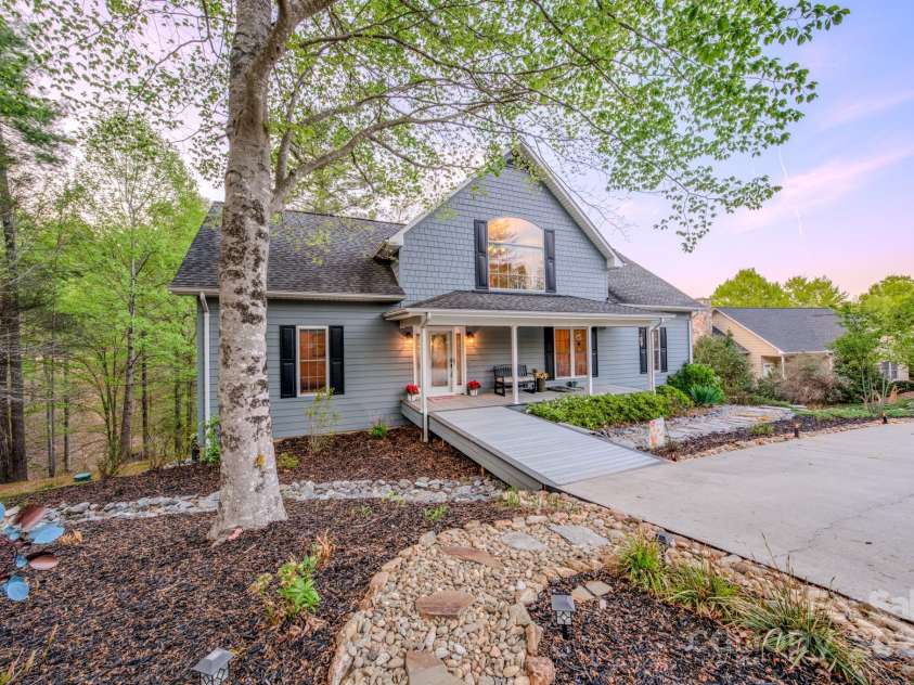 233 Lentz Landing Lane, Nebo, NC 28761.  MLS# CAR4244330, YatesRealty ID 7518. 