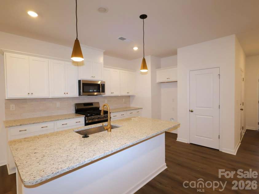 771 Kitfox Drive, Concord, NC 28027.  MLS# CAR4337178, YatesRealty ID 7518. Kitchen