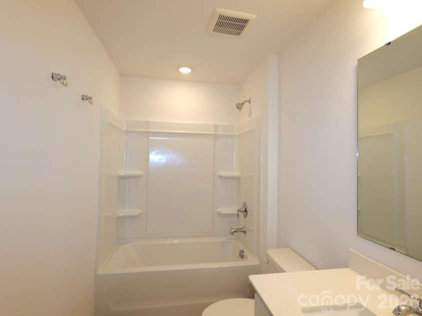 771 Kitfox Drive, Concord, NC 28027.  MLS# CAR4337178, YatesRealty ID 7518. Secondary bathroom