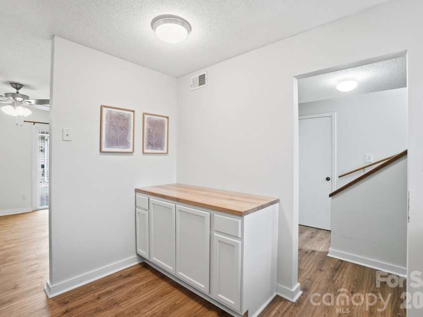 1648 Hollow Drive, Charlotte, NC 29212.  MLS# CAR4353813, YatesRealty ID 7519. Kitchen
