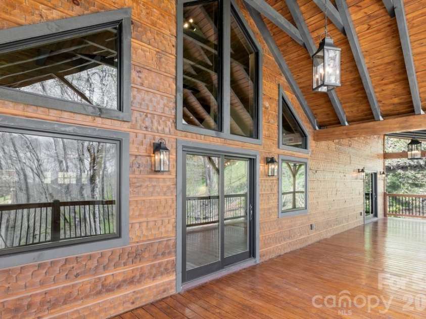 102 Iga Trail, Maggie Valley, NC 28751.  MLS# CAR4331982, YatesRealty ID 752. 