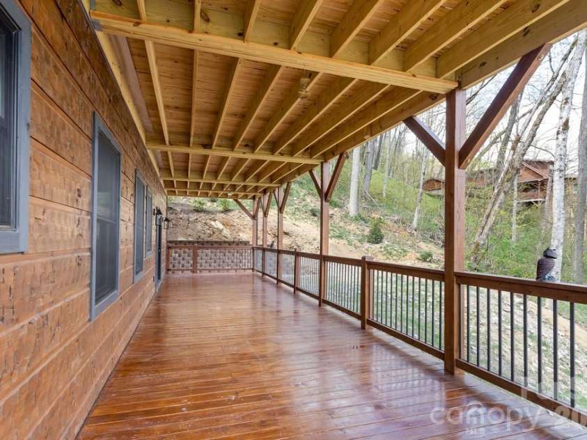 102 Iga Trail, Maggie Valley, NC 28751.  MLS# CAR4331982, YatesRealty ID 752. 