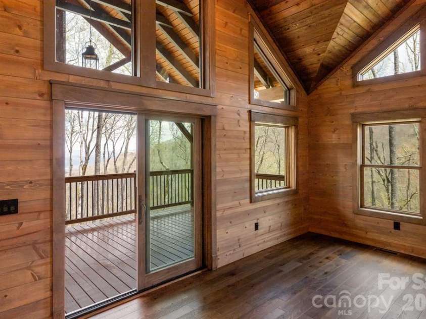 102 Iga Trail, Maggie Valley, NC 28751.  MLS# CAR4331982, YatesRealty ID 752. 