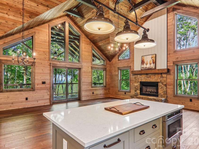 102 Iga Trail, Maggie Valley, NC 28751.  MLS# CAR4331982, YatesRealty ID 752. 