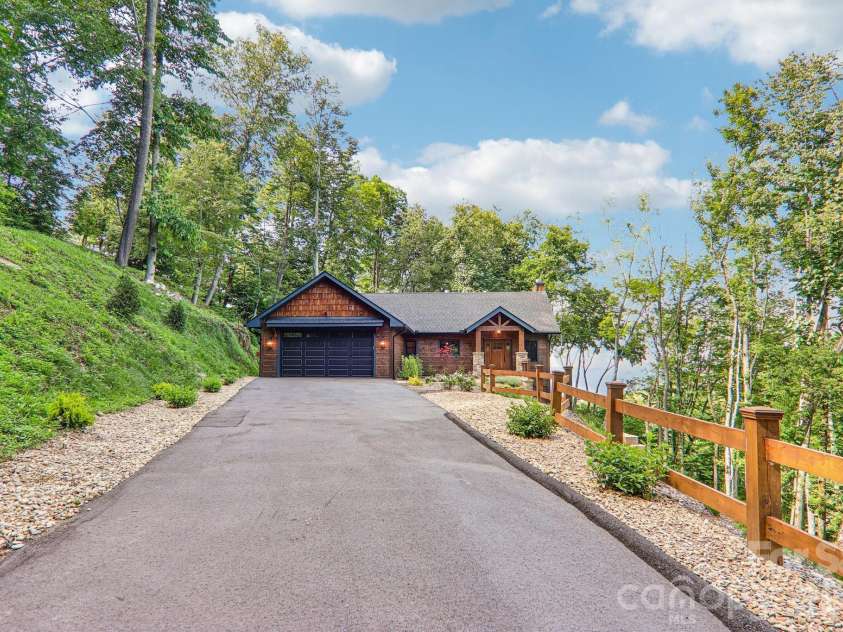 102 Iga Trail, Maggie Valley, NC 28751.  MLS# CAR4331982, YatesRealty ID 752. 