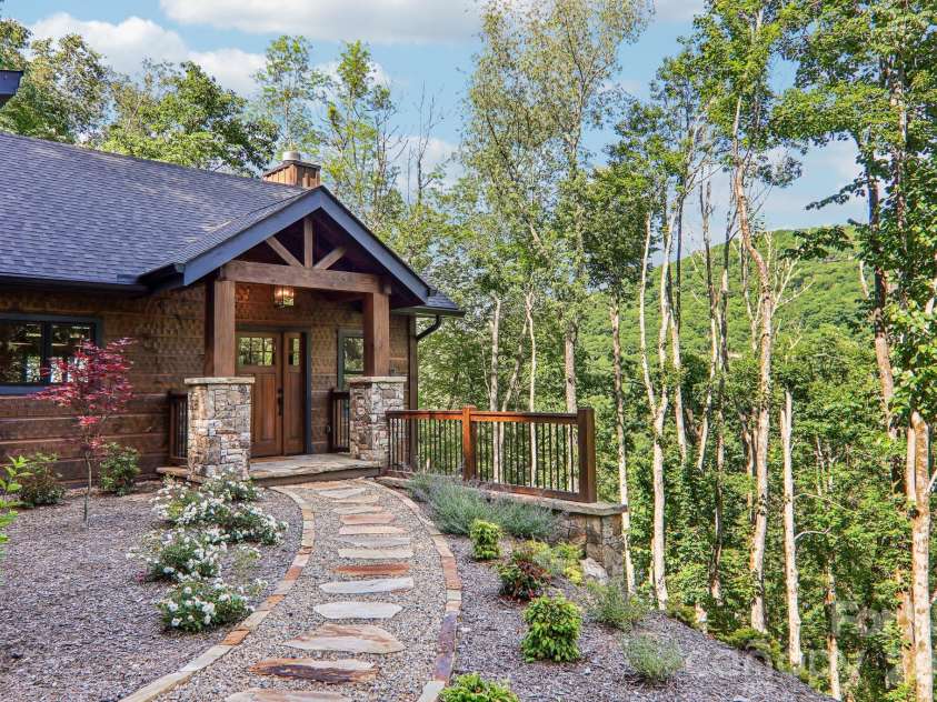 102 Iga Trail, Maggie Valley, NC 28751.  MLS# CAR4331982, YatesRealty ID 752. 