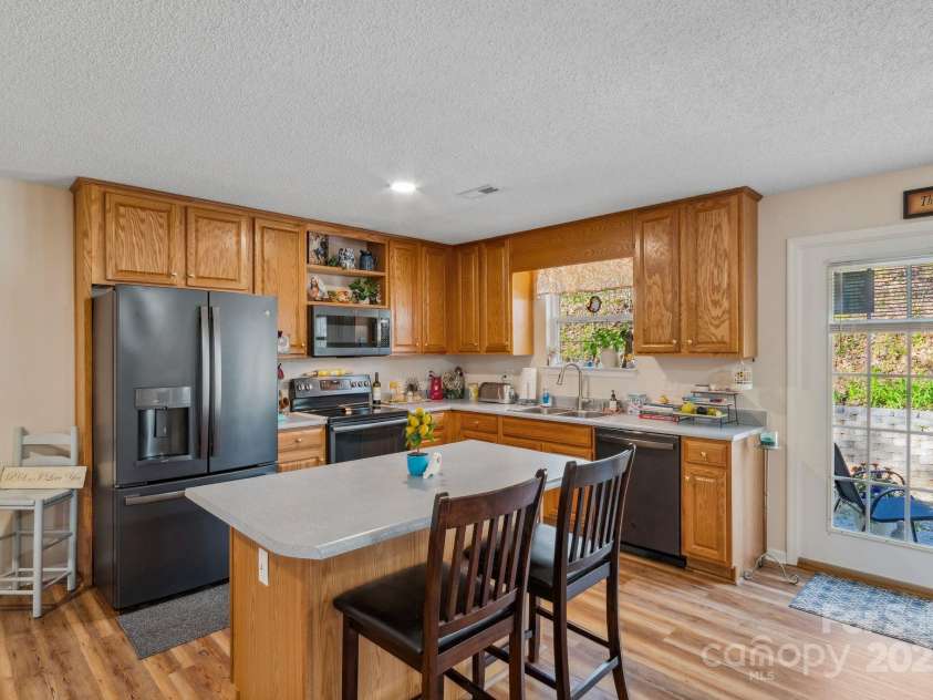 12 Hutchinson Woods Drive, Fletcher, NC 28732.  MLS# CAR4238385, YatesRealty ID 752. 