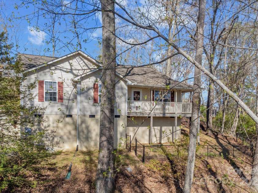 12 Hutchinson Woods Drive, Fletcher, NC 28732.  MLS# CAR4238385, YatesRealty ID 752. 
