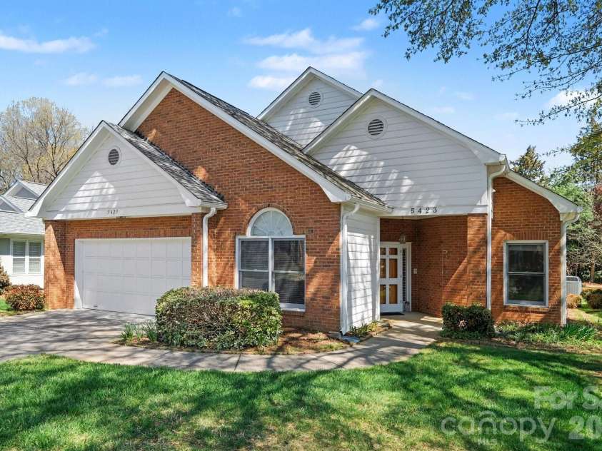 5423 Dunedin Lane, Charlotte, NC 28270.  MLS# CAR4352581, YatesRealty ID 7521. 