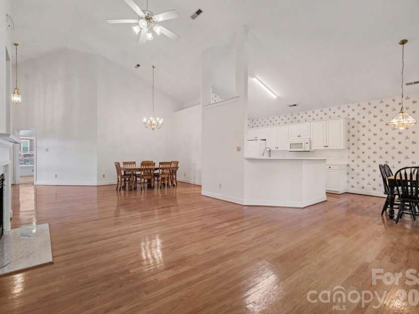 5423 Dunedin Lane, Charlotte, NC 28270.  MLS# CAR4352581, YatesRealty ID 7521. 