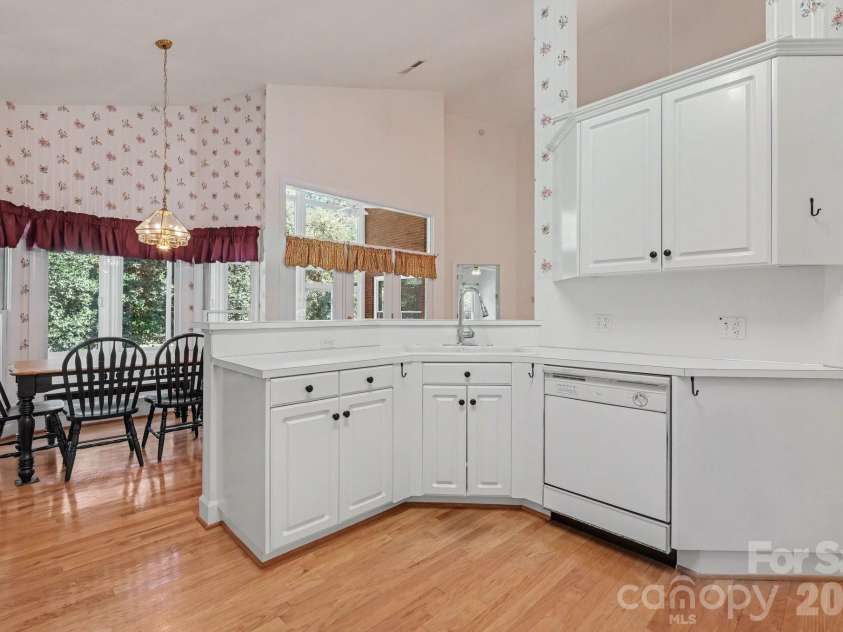 5423 Dunedin Lane, Charlotte, NC 28270.  MLS# CAR4352581, YatesRealty ID 7521. 