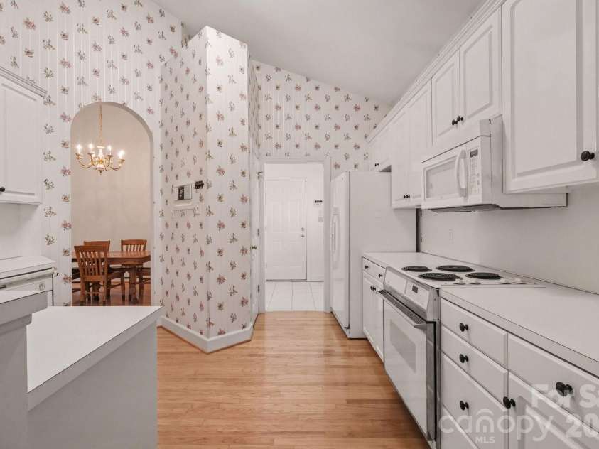 5423 Dunedin Lane, Charlotte, NC 28270.  MLS# CAR4352581, YatesRealty ID 7521. 