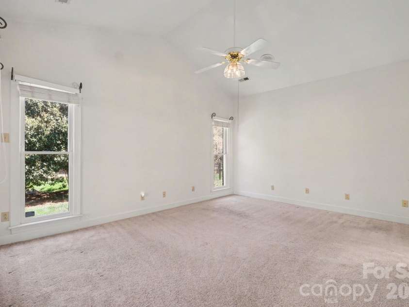 5423 Dunedin Lane, Charlotte, NC 28270.  MLS# CAR4352581, YatesRealty ID 7521. Primary bedroom
