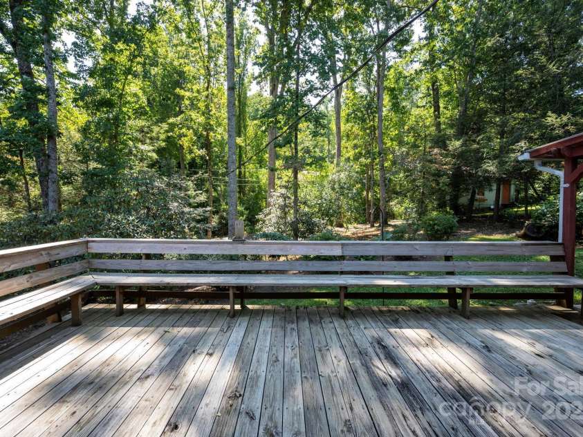 109 Rusty Lane, Hendersonville, NC 28791.  MLS# CAR4314485, YatesRealty ID 7522. 