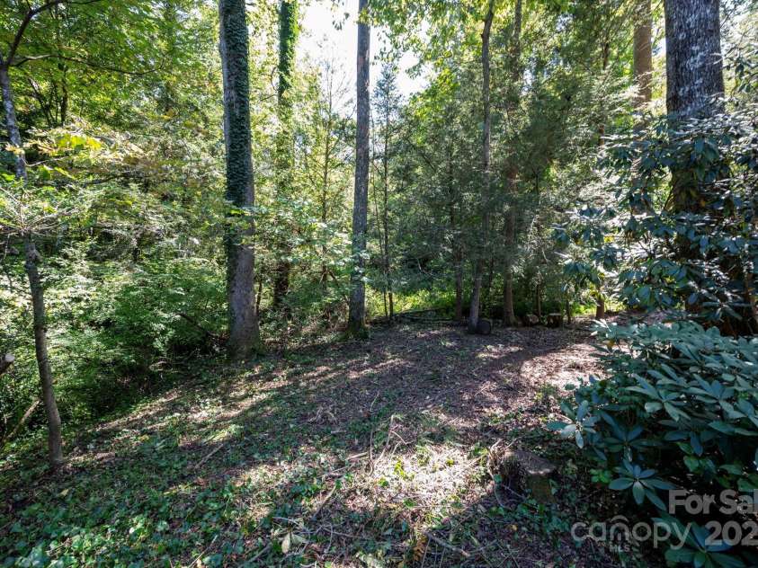 109 Rusty Lane, Hendersonville, NC 28791.  MLS# CAR4314485, YatesRealty ID 7522. 